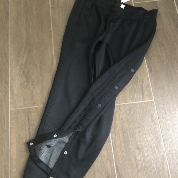 SOLD - ADIDAS women’s tricot track pants. - Picture 2 of 8